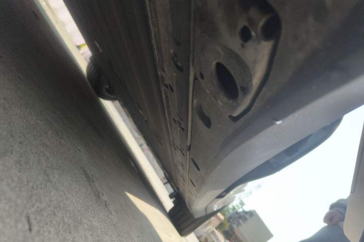 Used Li Auto i6 2025 Model Four-Wheel-Drive Standard Type Chassis Front Left