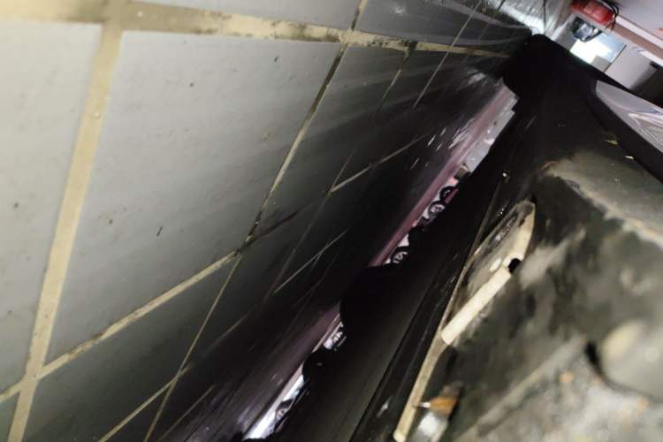 Used Li Auto i6 2025 Model Four-Wheel-Drive Standard Type Chassis Front Right