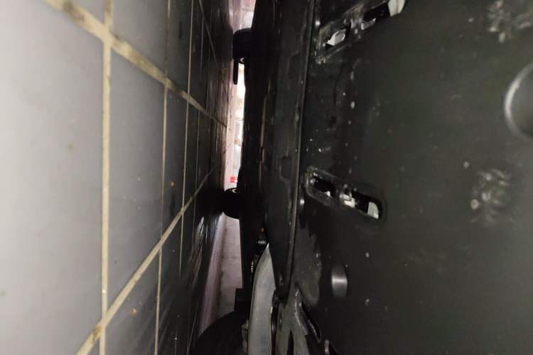 Used Li Auto i6 2025 Model Four-Wheel-Drive Standard Type Chassis Rear