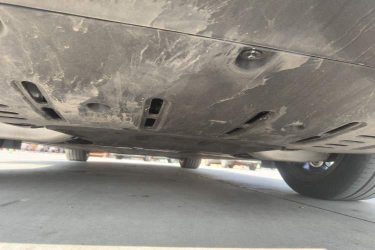 Used Li Auto i6 2025 Model Four-Wheel-Drive Standard Type Chassis Rear