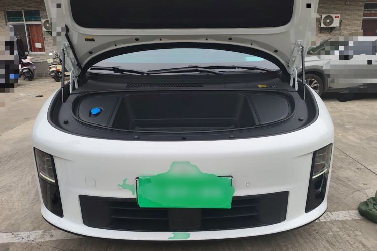 Used Li Auto i6 2025 Model Two-Wheel-Drive Standard Type Engine Bay