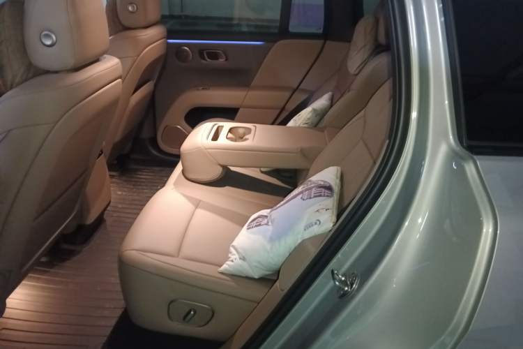 Used Li Auto i6 2025 Model Two-Wheel-Drive Standard Type Left Rear Seat