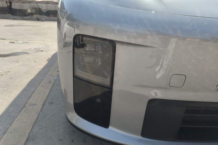 Used Li Auto i6 2025 Model Four-Wheel-Drive Standard Type Right Front Headlight