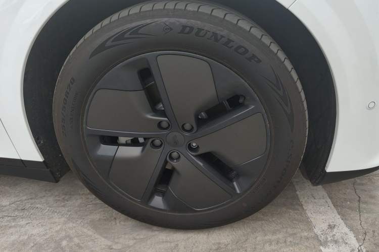 Used Li Auto i6 2025 Model Two-Wheel-Drive Standard Type Right Front Wheel Hub