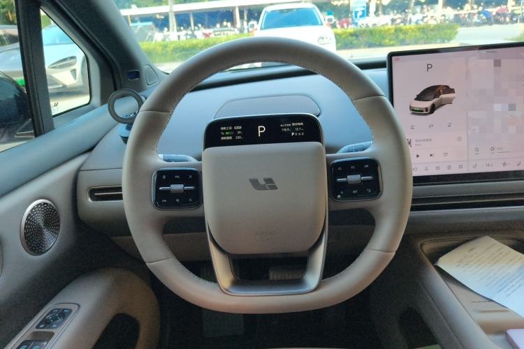 Used Li Auto i6 2025 Model Two-Wheel-Drive Standard Type Steering Wheel