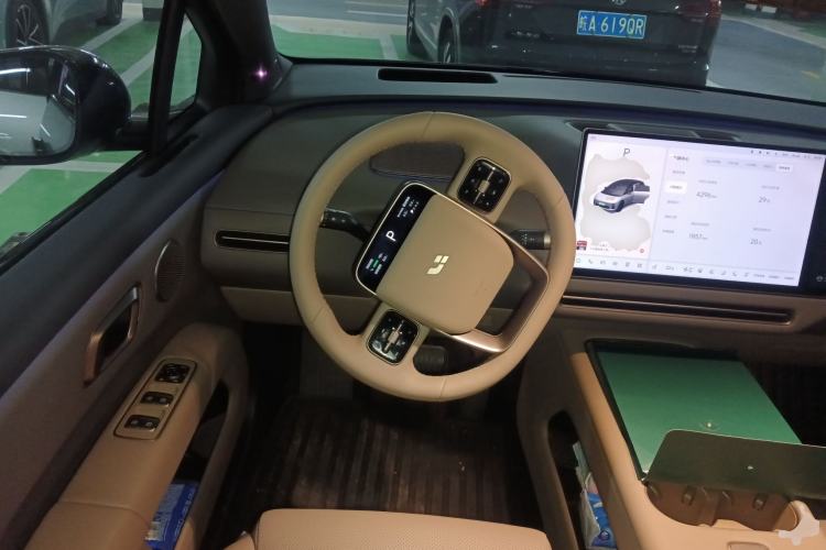 Used Li Auto i6 2025 Model Two-Wheel-Drive Standard Type Steering Wheel