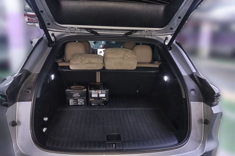 Used Li Auto i6 2025 Model Two-Wheel-Drive Standard Type Trunk