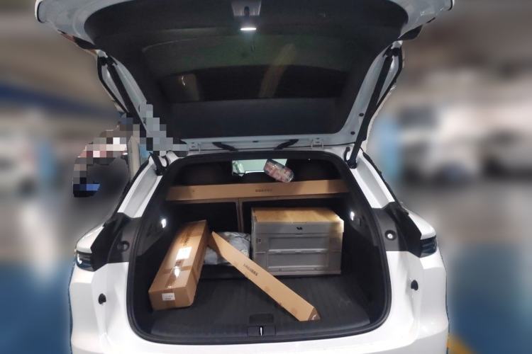 Used Li Auto i6 2025 Model Two-Wheel-Drive Standard Type Trunk