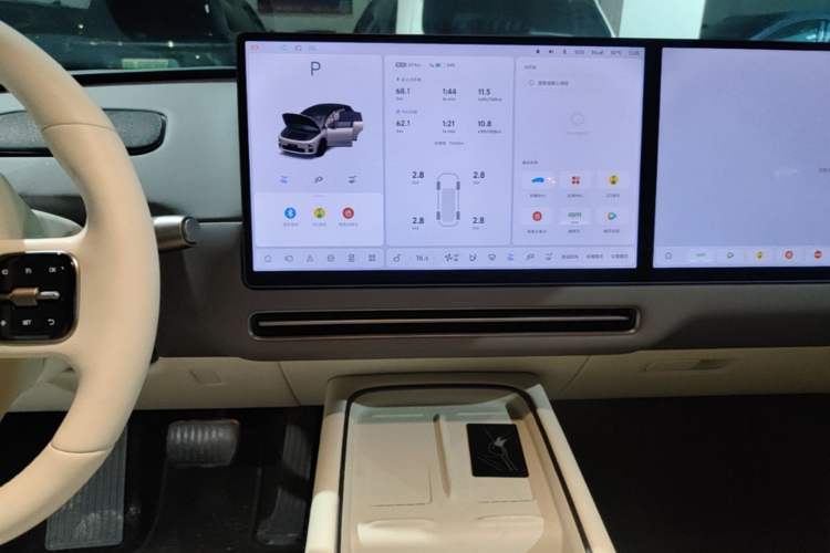 Used Li Auto i6 2025 Model Two-Wheel-Drive Standard Type Audio And AC Panel