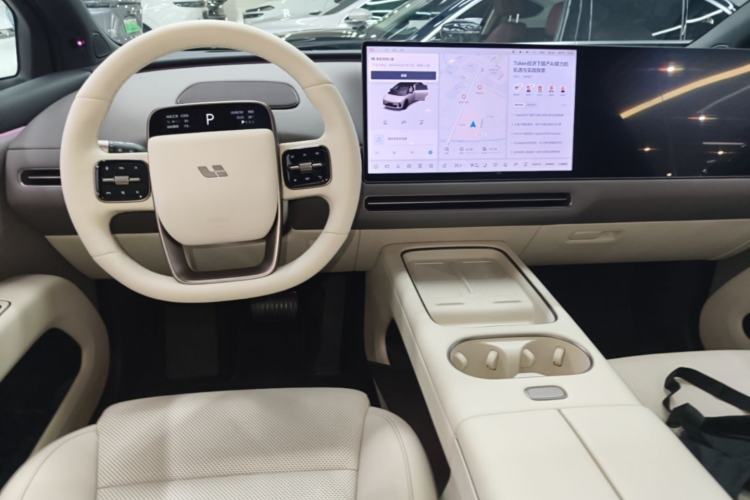 Used Li Auto i6 2025 Model Two-Wheel-Drive Standard Type Center Console