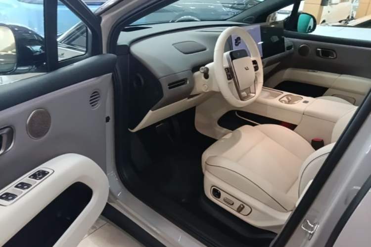 Used Li Auto i6 2025 Model Two-Wheel-Drive Standard Type Driver Seat