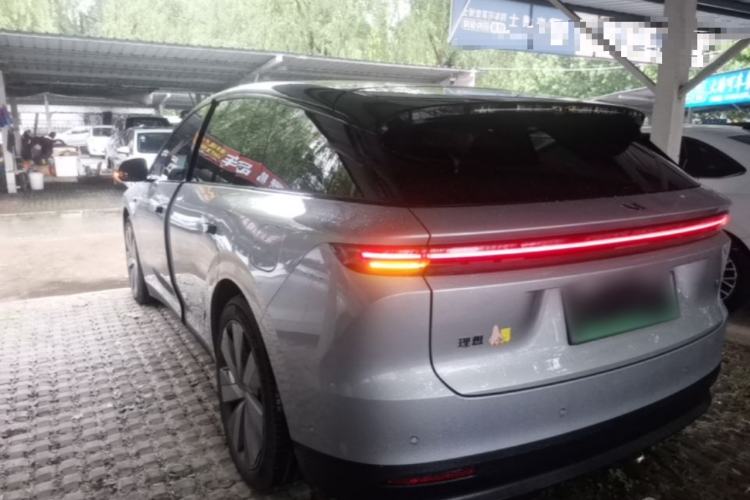 Used Li Auto i6 2025 Model Four-Wheel-Drive Standard Type Exterior 2