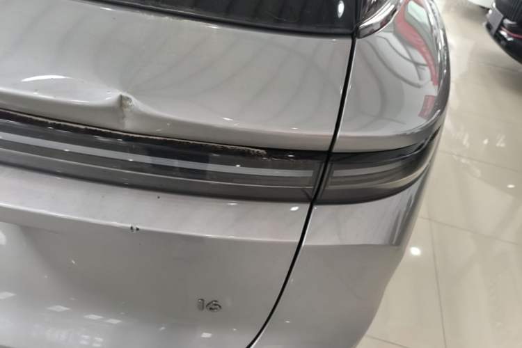 Used Li Auto i6 2025 Model Two-Wheel-Drive Standard Type Exterior 3