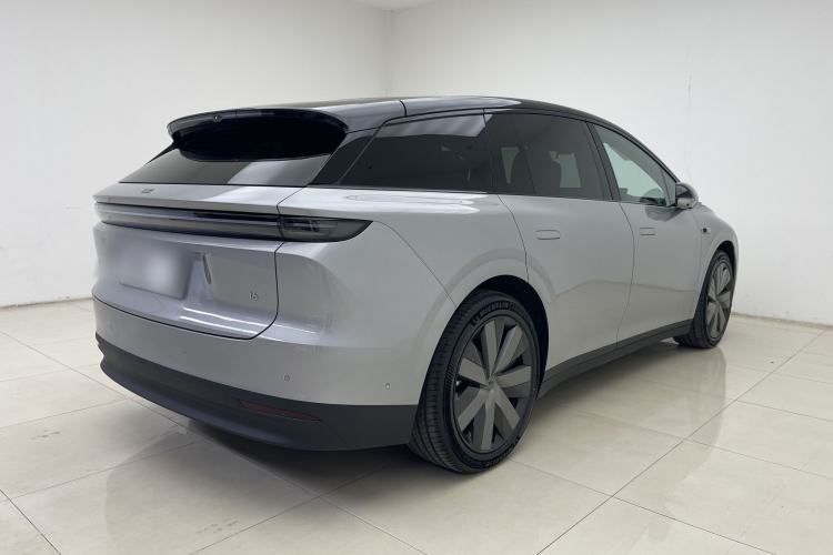 Used Li Auto i6 2025 Model Four-Wheel-Drive Standard Type Exterior 4