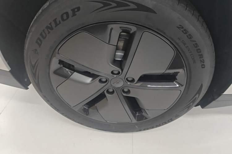 Used Li Auto i6 2025 Model Two-Wheel-Drive Standard Type Exterior 5