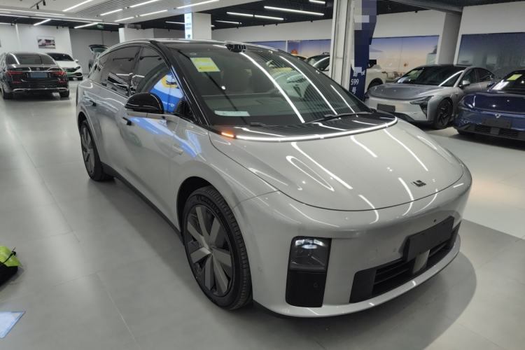 Used Li Auto i6  Front Right 45 Deg