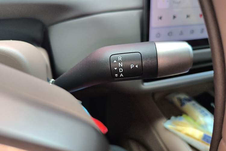 Used Li Auto i6 2025 Model Two-Wheel-Drive Standard Type Gear Lever