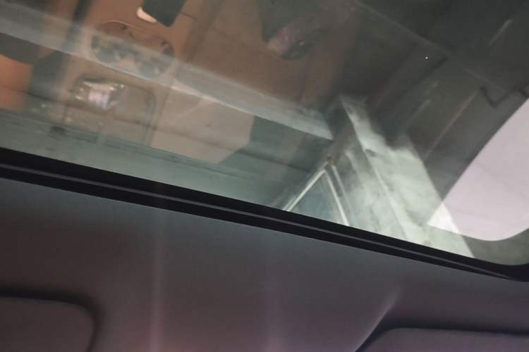 Used Li Auto i6 2025 Model Two-Wheel-Drive Standard Type Headliner
