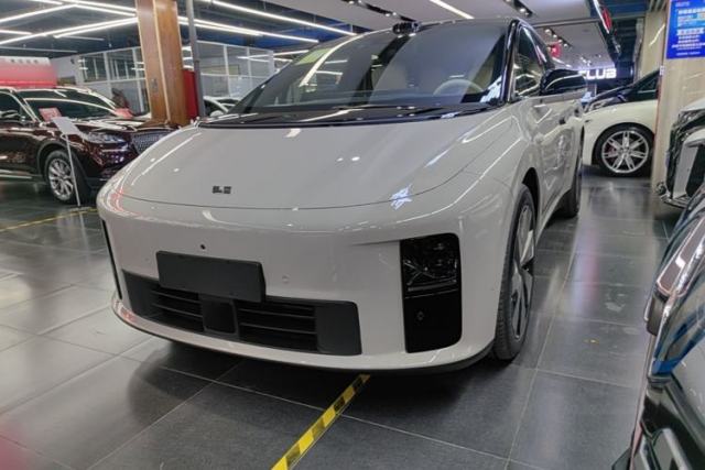 Used Li Auto i6 2025 Model Four-Wheel-Drive Standard Type