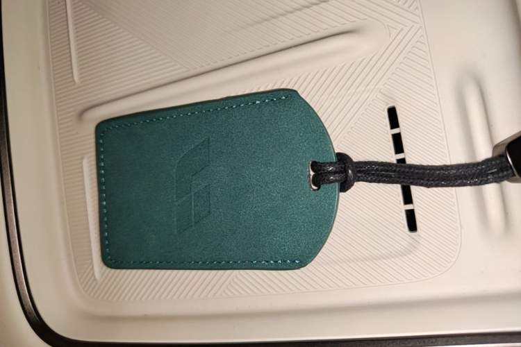 Used Li Auto i6 2025 Model Two-Wheel-Drive Standard Type Interior 1