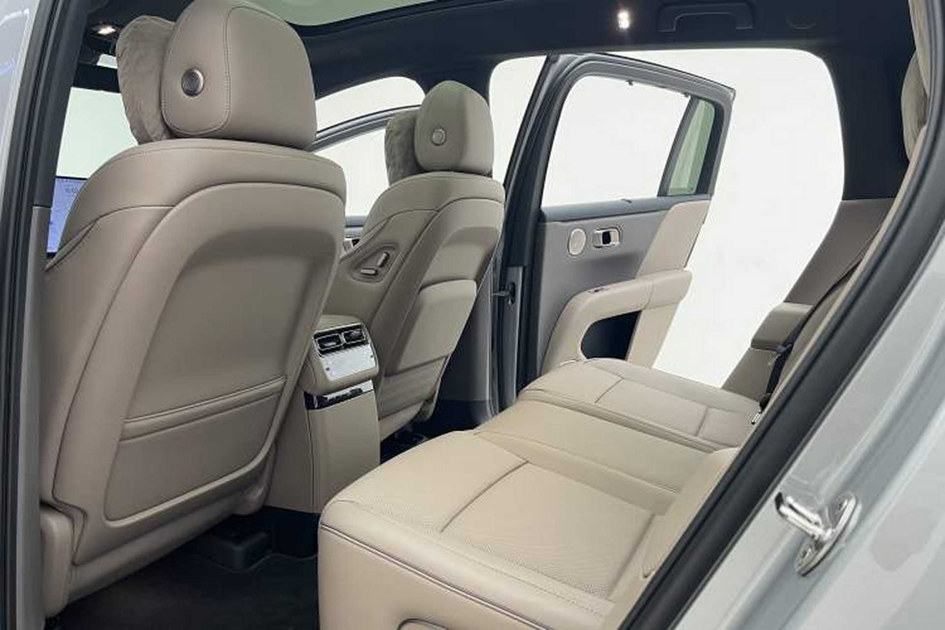Used Li Auto i6 2025 Model Four-Wheel-Drive Standard Type Interior 4
