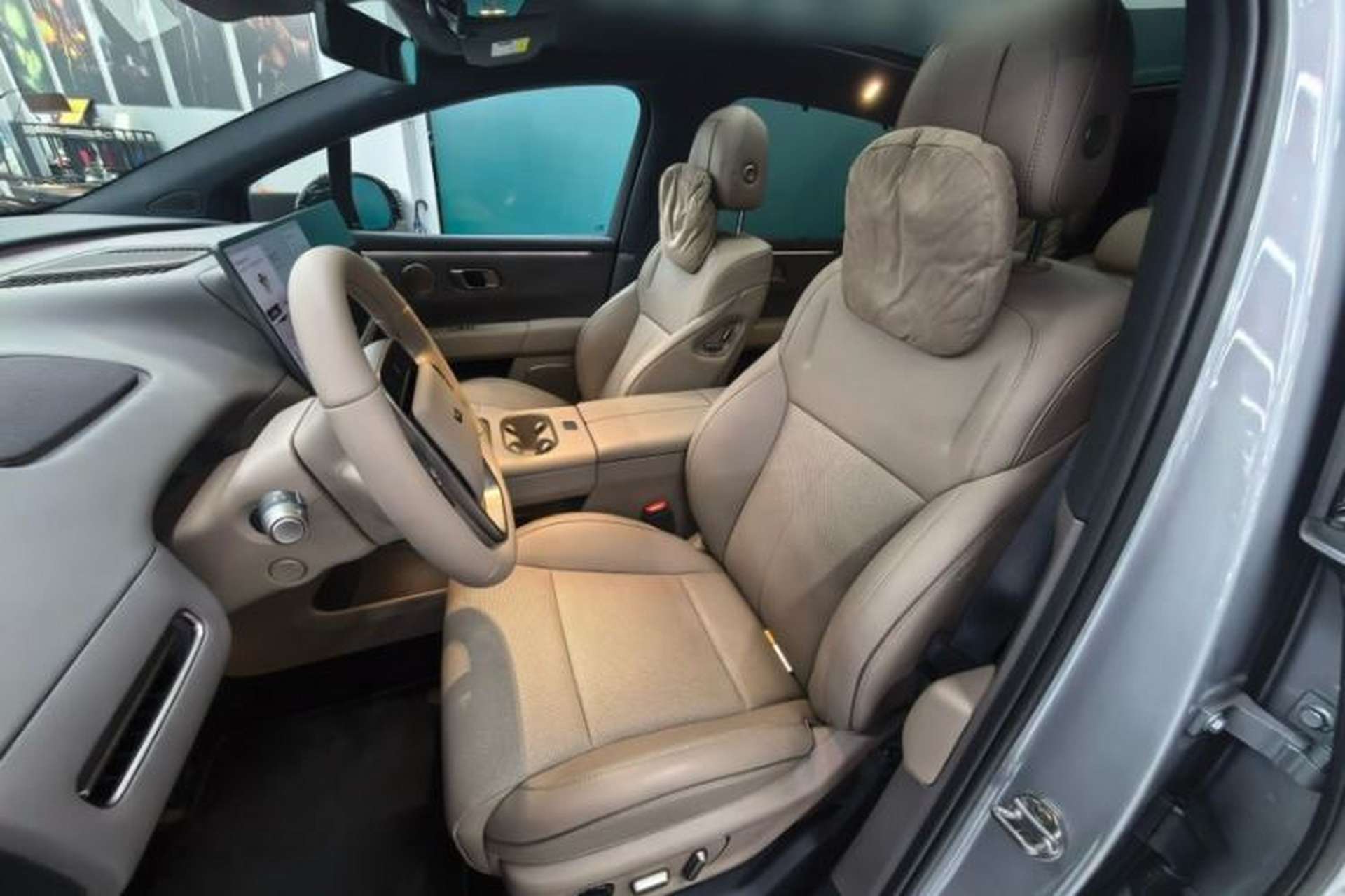 Used Li Auto i6 2025 Model Two-Wheel-Drive Standard Type Interior 6