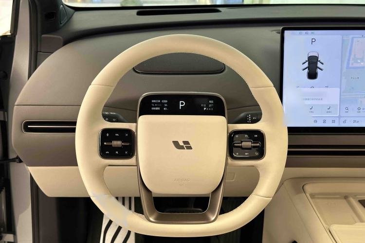 Used Li Auto i6 2025 Model Two-Wheel-Drive Standard Type Interior 8