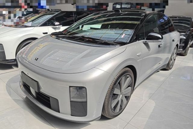 Used Li Auto i6 2025 Model Four-Wheel-Drive Standard Type