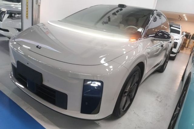 Used Li Auto i6 2025 Model Two-Wheel-Drive Standard Type