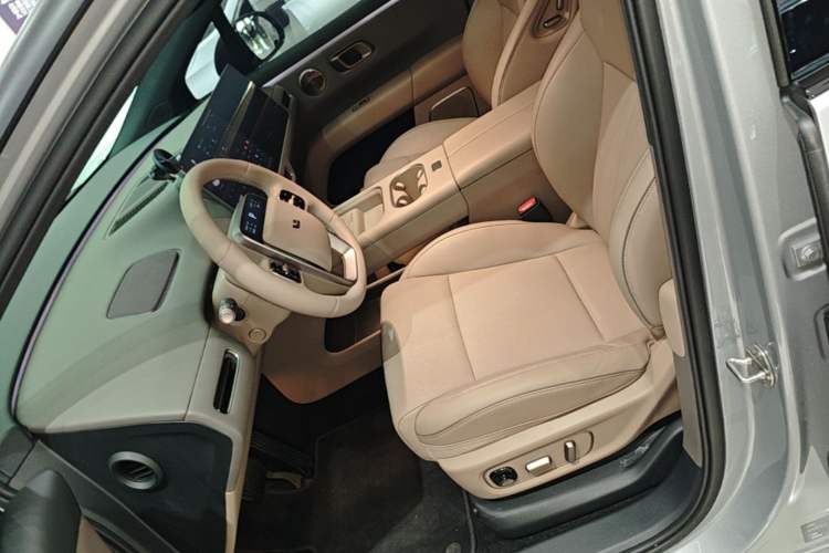 Used Li Auto i6 2025 Model Four-Wheel-Drive Standard Type Left Front Seat