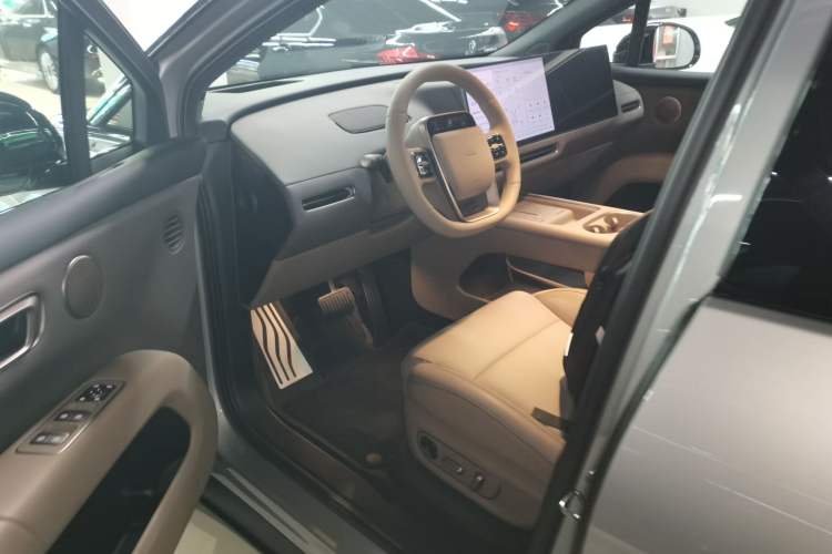 Used Li Auto i6 2025 Model Four-Wheel-Drive Standard Type Left Front Seat