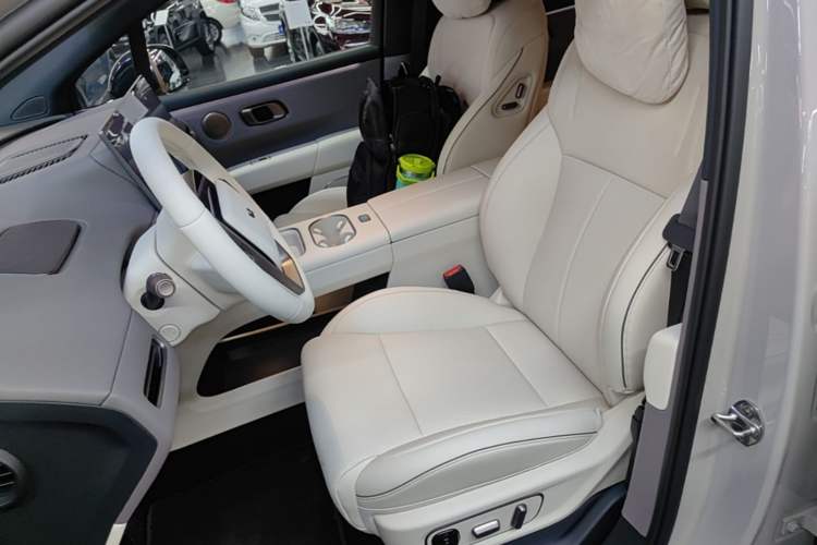 Used Li Auto i6 2025 Model Four-Wheel-Drive Standard Type Left Front Seat