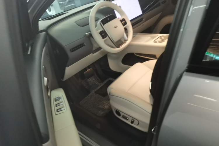 Used Li Auto i6 2025 Model Two-Wheel-Drive Standard Type Left Front Seat