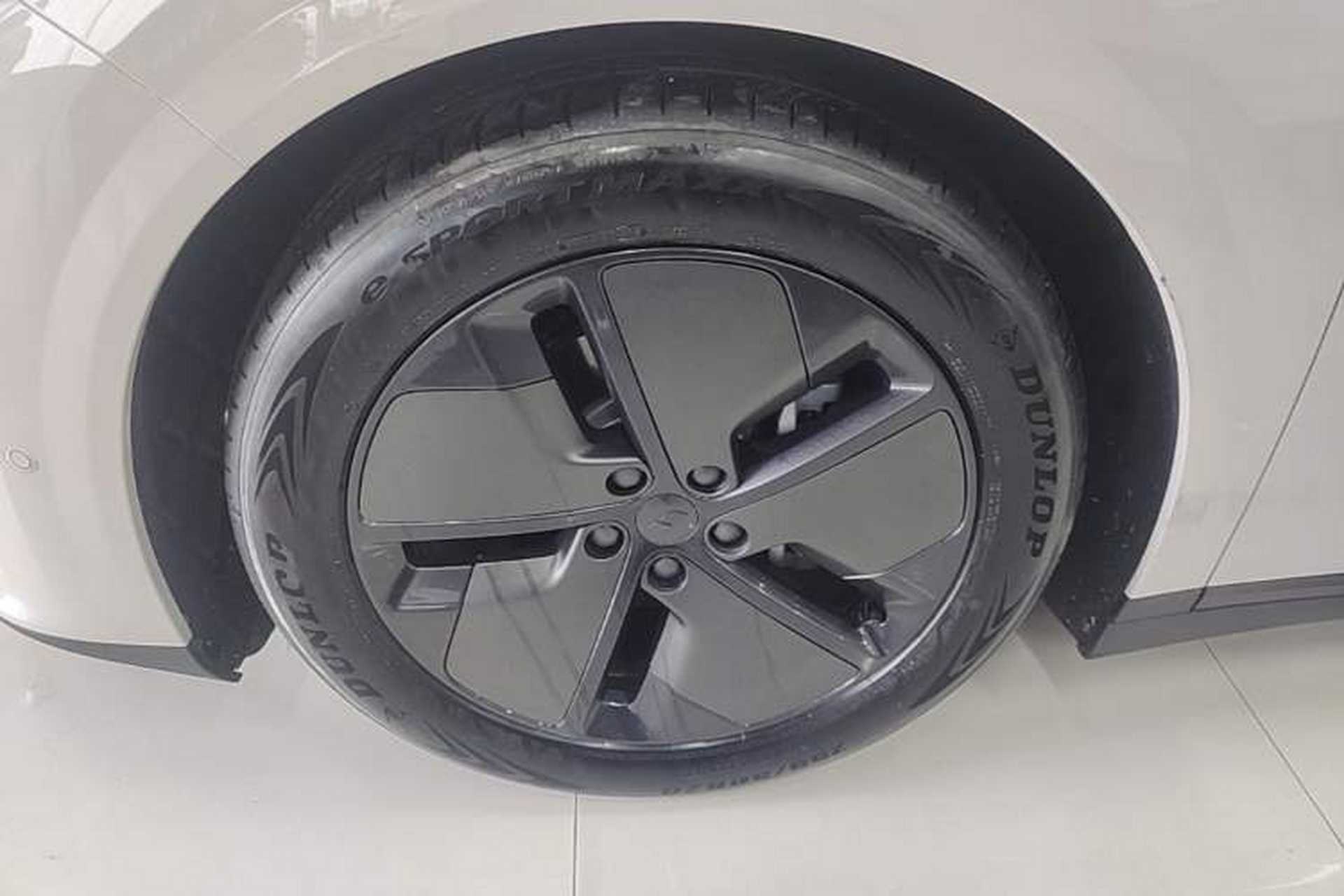 Used Li Auto i6 2025 Model Two-Wheel-Drive Standard Type Left Front Wheel Hub