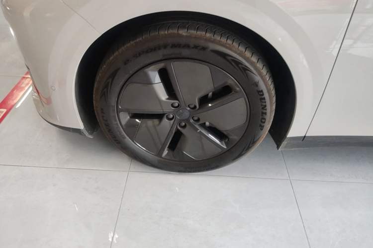 Used Li Auto i6 2025 Model Two-Wheel-Drive Standard Type Left Front Wheel Hub