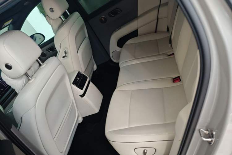 Used Li Auto i6 2025 Model Four-Wheel-Drive Standard Type Left Rear Seat