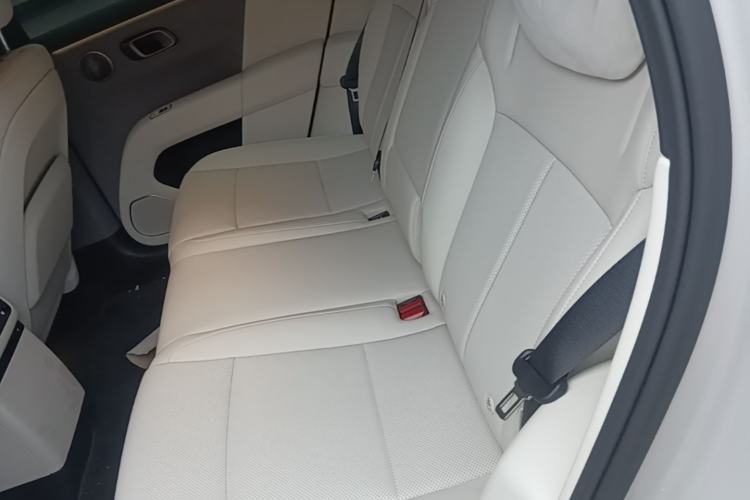 Used Li Auto i6 2025 Model Four-Wheel-Drive Standard Type Left Rear Seat