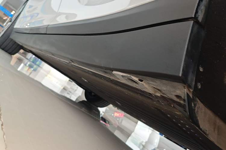 Used Li Auto i6 2025 Model Four-Wheel-Drive Standard Type Left Side Sill