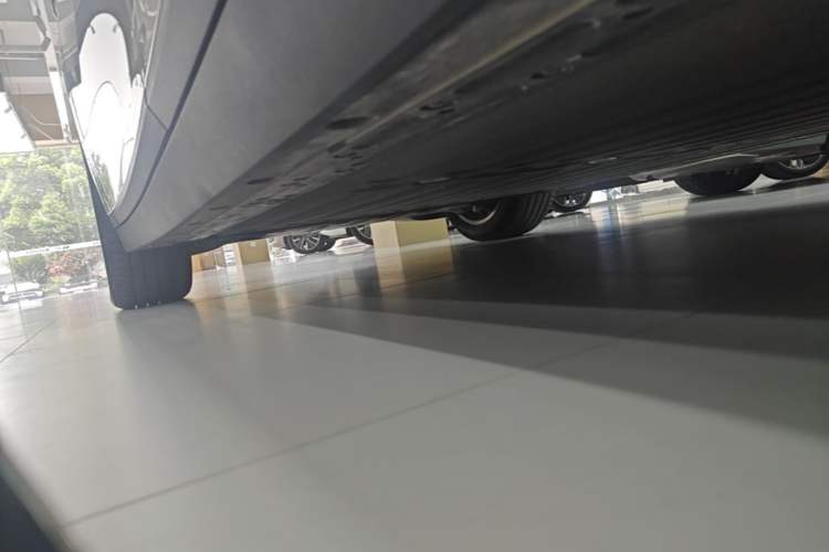 Used Li Auto i6 2025 Model Two-Wheel-Drive Standard Type Left Side Sill