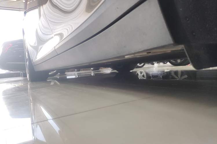 Used Li Auto i6 2025 Model Two-Wheel-Drive Standard Type Left Side Sill