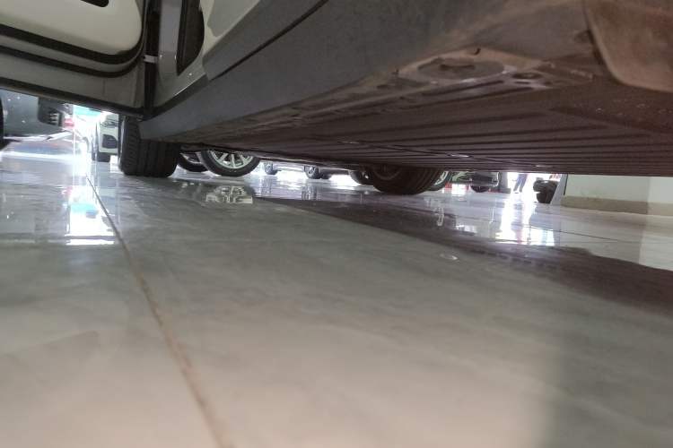 Used Li Auto i6 2025 Model Two-Wheel-Drive Standard Type Left Side Sill