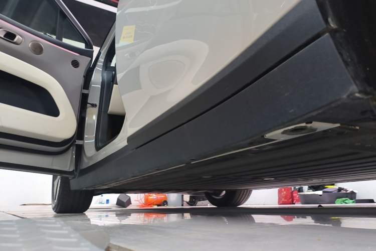 Used Li Auto i6 2025 Model Two-Wheel-Drive Standard Type Left Side Sill