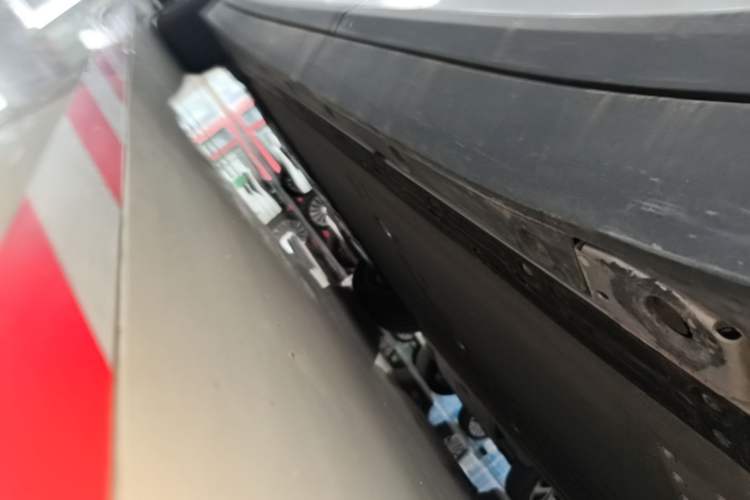 Used Li Auto i6 2025 Model Two-Wheel-Drive Standard Type Left Side Sill