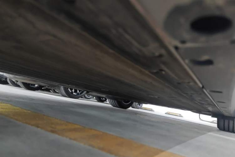Used Li Auto i6 2025 Model Two-Wheel-Drive Standard Type Left Side Sill
