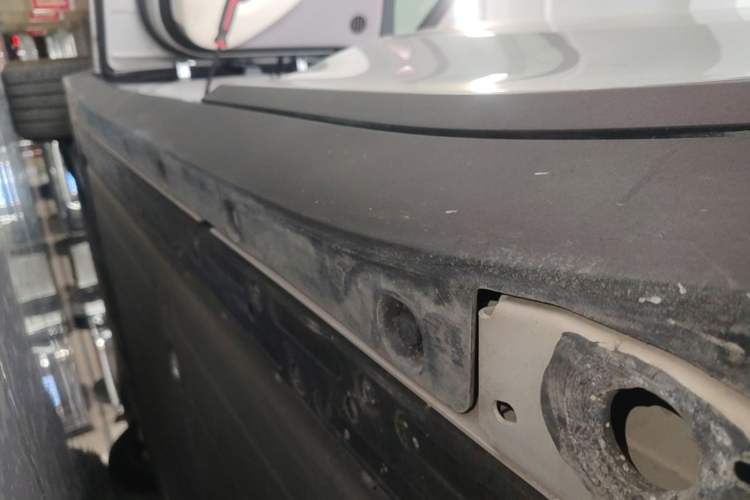 Used Li Auto i6 2025 Model Two-Wheel-Drive Standard Type Left Side Sill