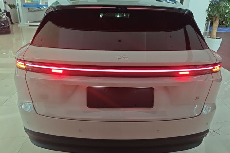 Used Li Auto i6 2025 Model Four-Wheel-Drive Standard Type Rear
