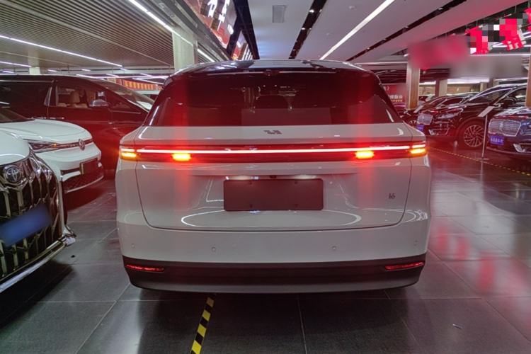 Used Li Auto i6 2025 Model Four-Wheel-Drive Standard Type Rear