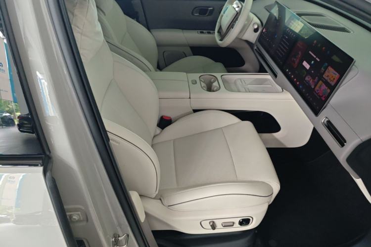 Used Li Auto i6 2025 Model Four-Wheel-Drive Standard Type Right Front Seat