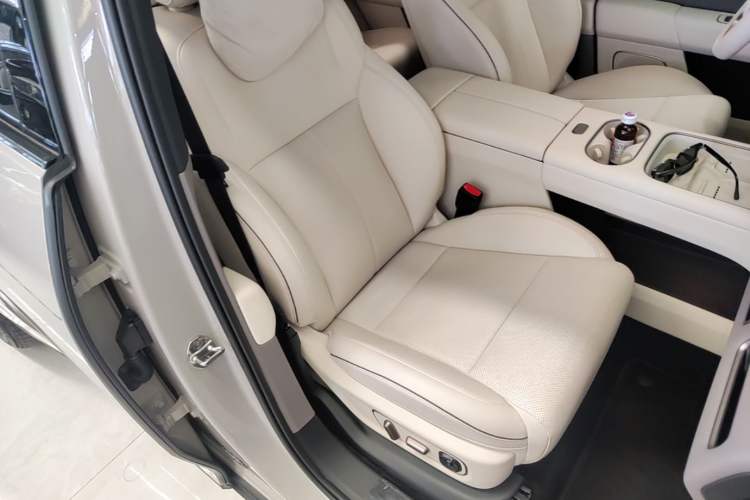 Used Li Auto i6 2025 Model Two-Wheel-Drive Standard Type Right Front Seat