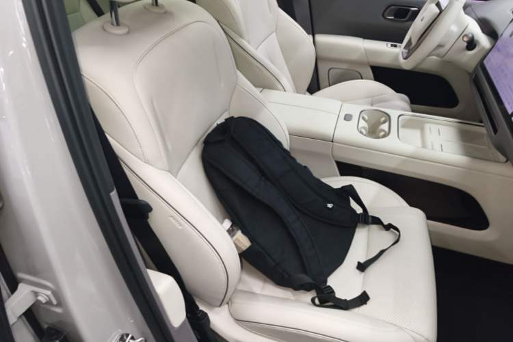 Used Li Auto i6 2025 Model Two-Wheel-Drive Standard Type Right Front Seat